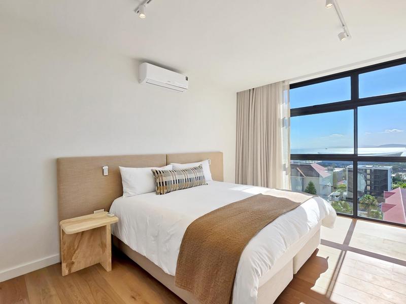 5 Bedroom Property for Sale in Green Point Western Cape
